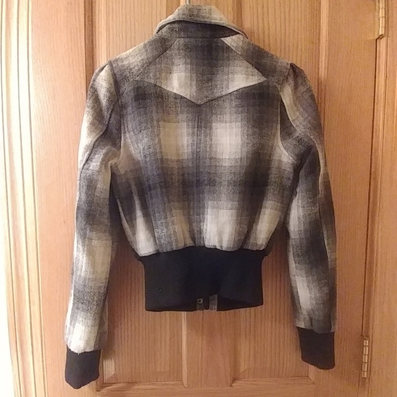 Jacket - Picture 2 of 4